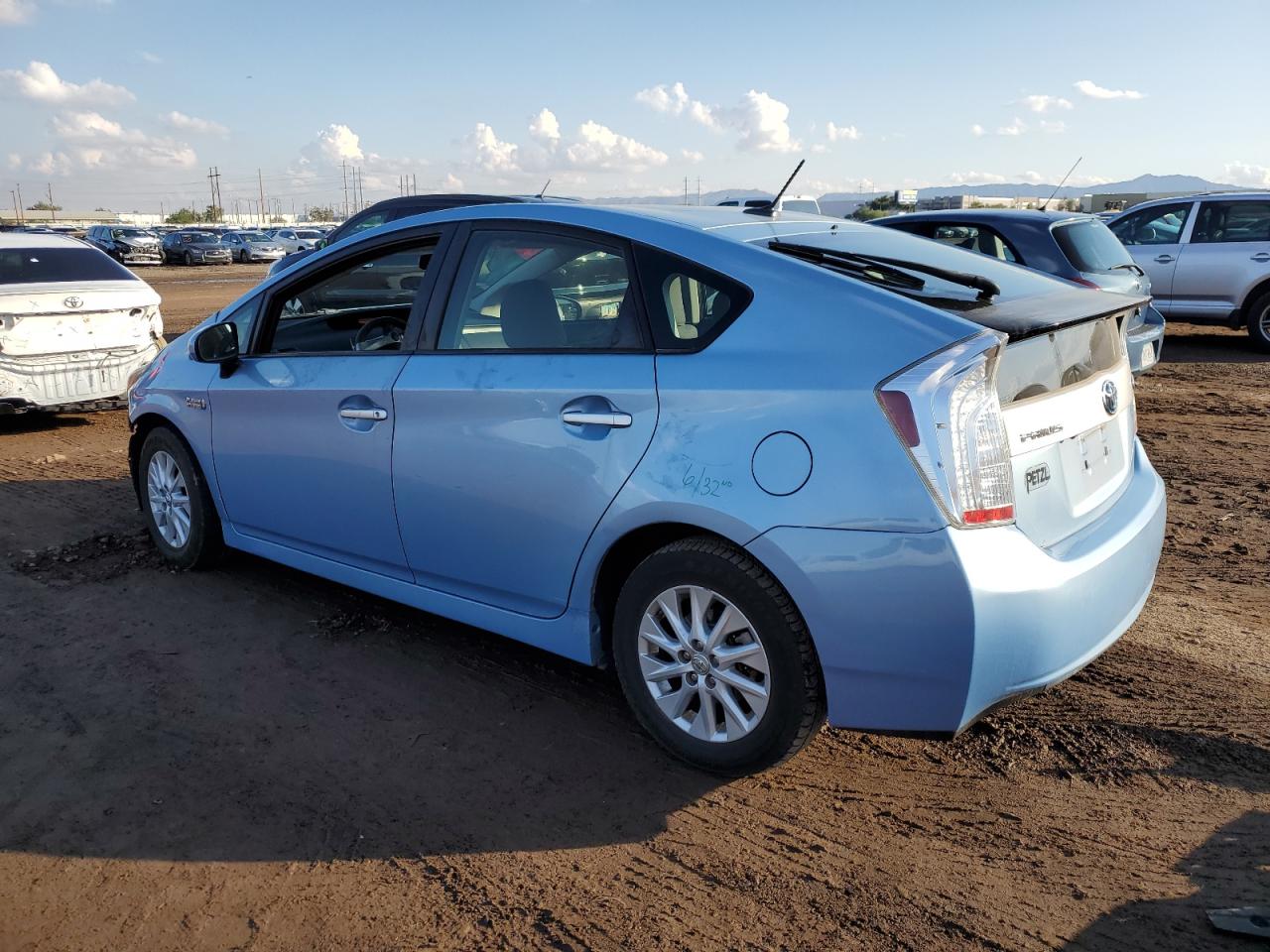 Image 2 of 2013 TOYOTA PRIUS PLUG-IN  2013 with VIN JTDKN3DP8D3030967