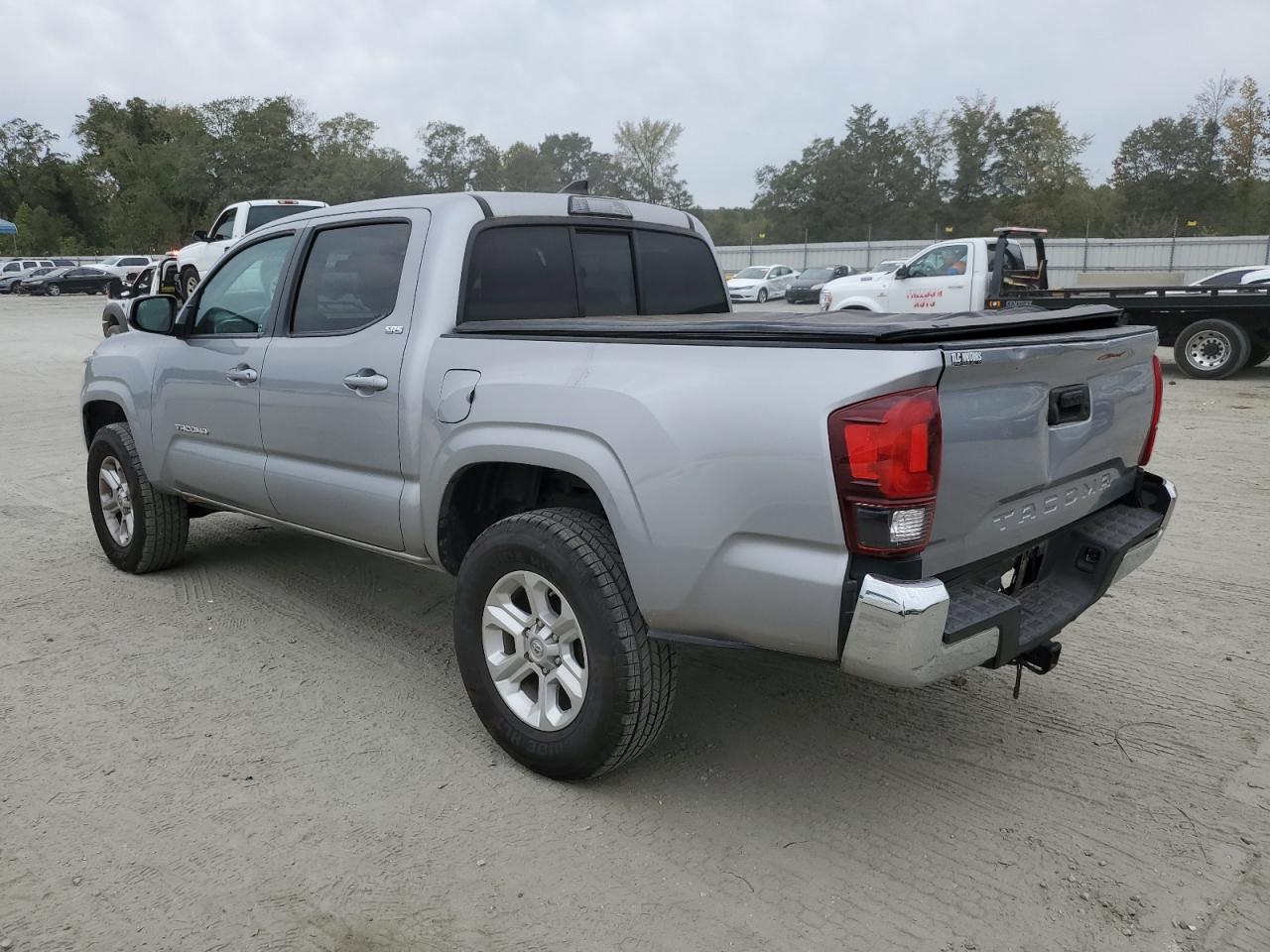 Image 2 of 2019 TOYOTA TACOMA DOUBLE CAB 2019 with VIN 5TFAX5GNXKX134801