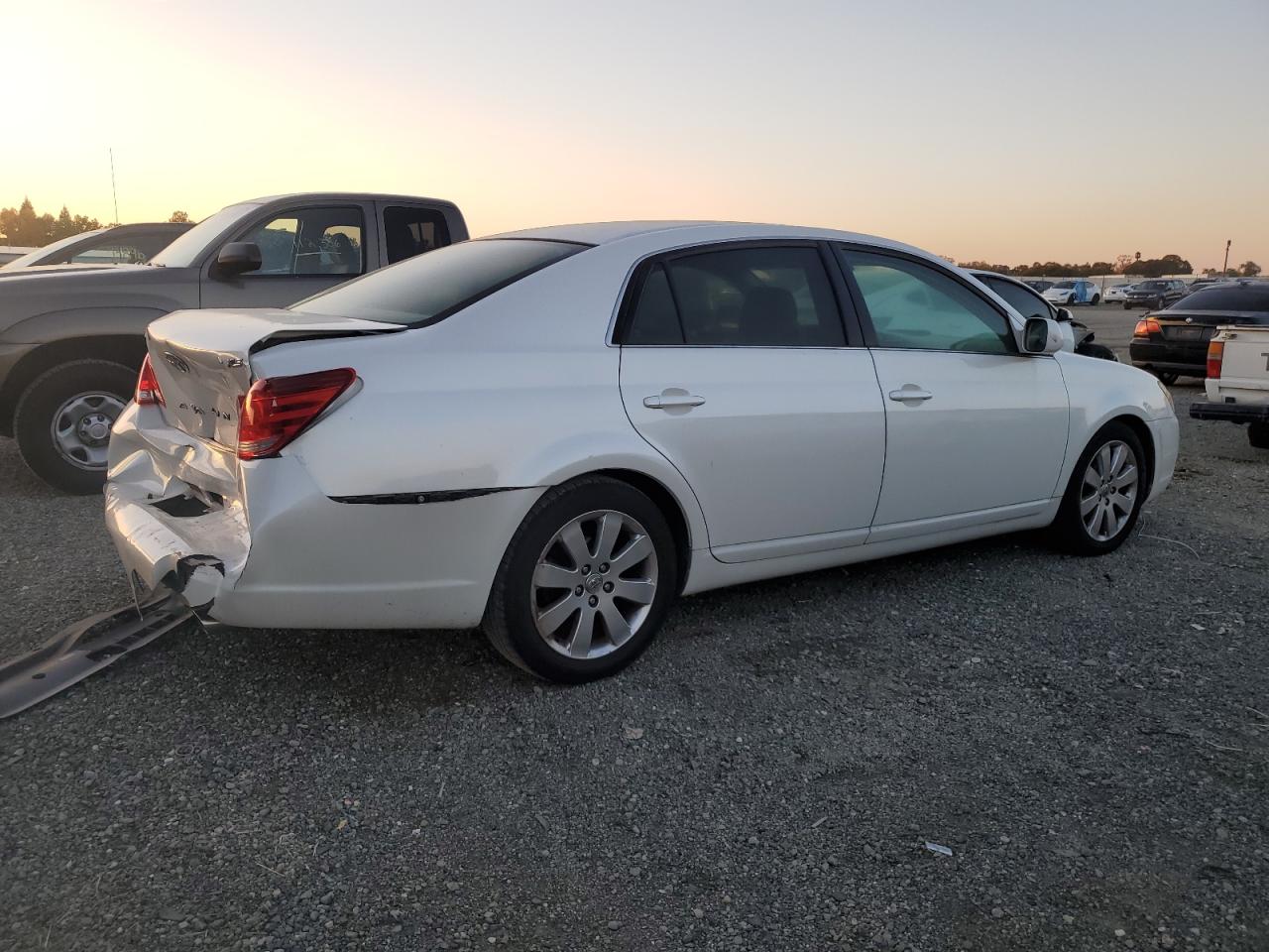 Image 3 of 2006 TOYOTA AVALON XL 2006 with VIN 4T1BK36B36U162750