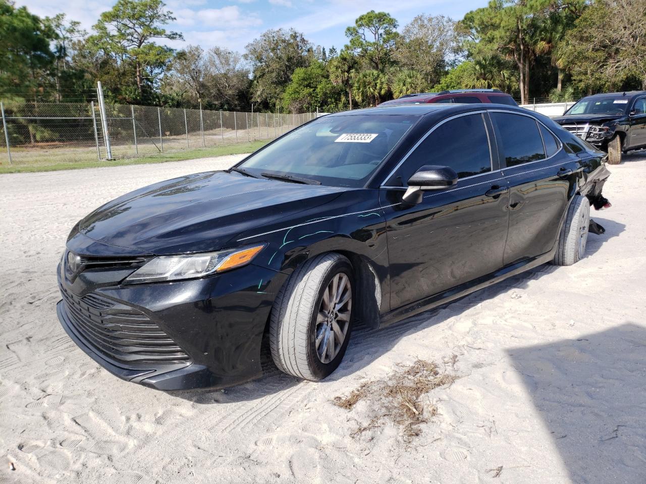 Изображение 1 2019 TOYOTA CAMRY L 2019 с VIN 4T1B11HKXKU185828