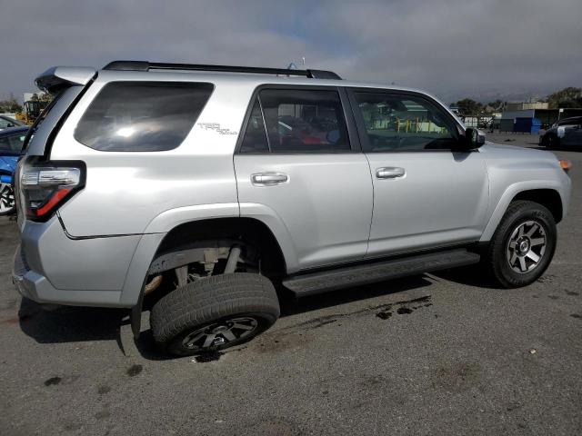 Изображение 3 2021 TOYOTA 4RUNNER SR5/SR5 PREMIUM 2021 с VIN JTEPU5JR0M5931681