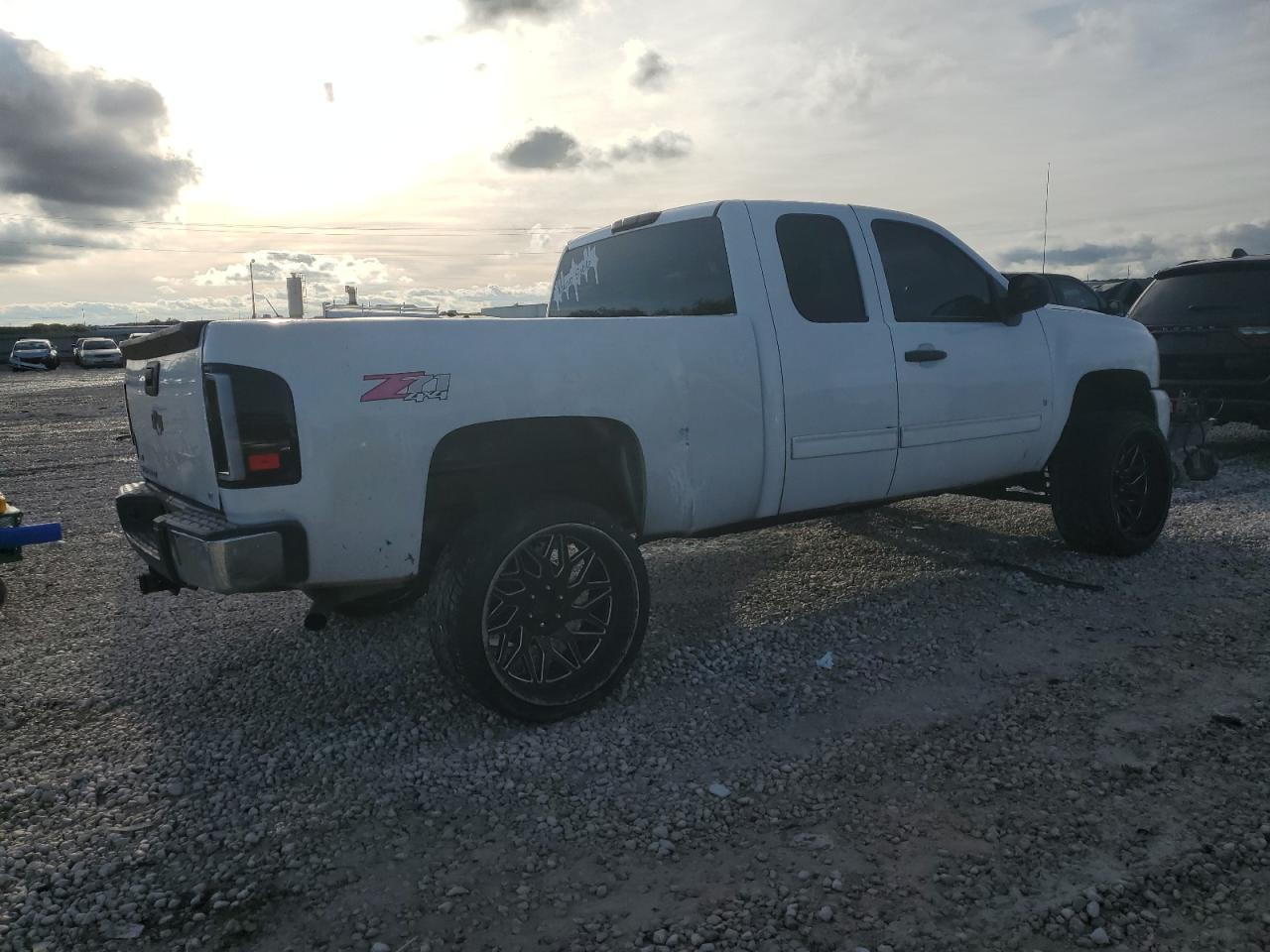 Obraz 3 z 2009 CHEVROLET SILVERADO K1500 LT 2009 z VIN 2GCEK290091126729
