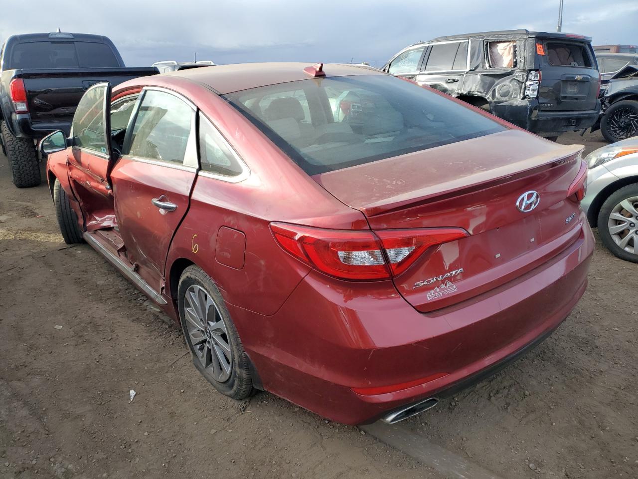 Obraz 2 z 2015 HYUNDAI SONATA SPORT 2015 z VIN 5NPE34AF0FH173004