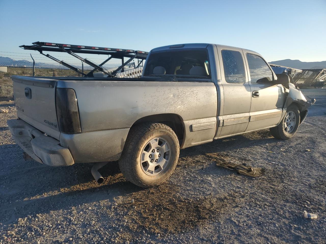 Image 3 of 2000 CHEVROLET SILVERADO C1500 2000 with VIN 2GCEC19T3Y1106894