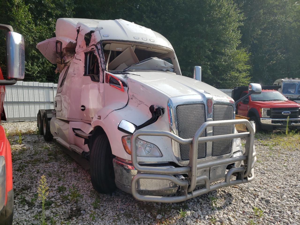 Image 1 of 2020 KENWORTH CONSTRUCTION T680 2020 with VIN 1XKYDP9X7LJ399105