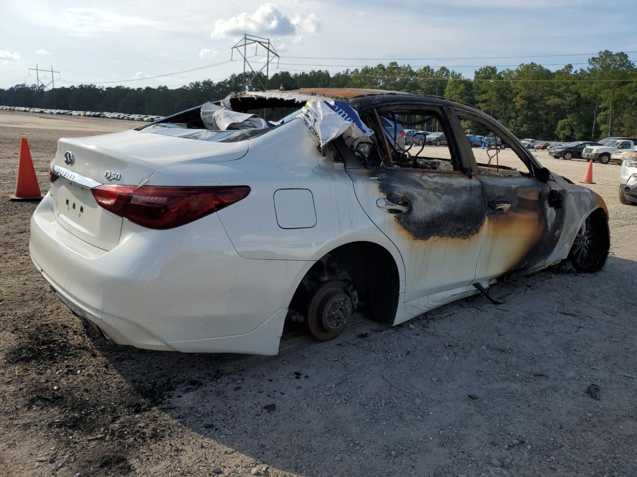 Obraz 3 z Infiniti Q50 Luxe 2018 z VIN JN1EV7AR5JM439964