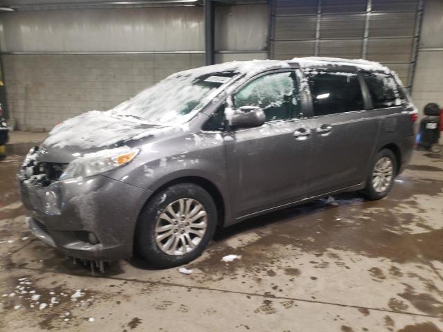 Image 1 of 2017 TOYOTA SIENNA XLE 2017 with VIN 5TDYZ3DCXHS873049