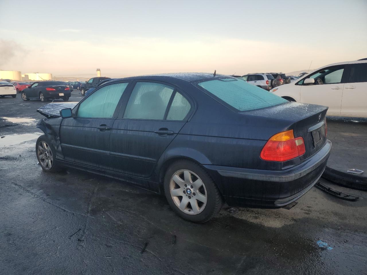 Image 2 of 2000 BMW 323 I 2000 with VIN WBAAM3333YFP67590