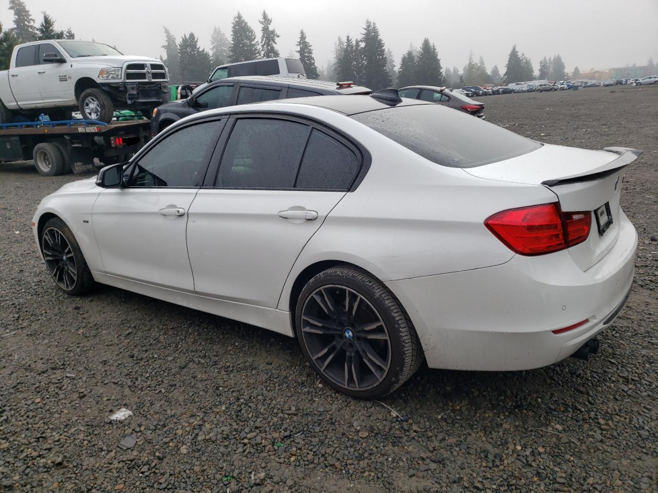 Изображение 2 2012 BMW 328 I 2012 с VIN WBA3A5C50CF347759