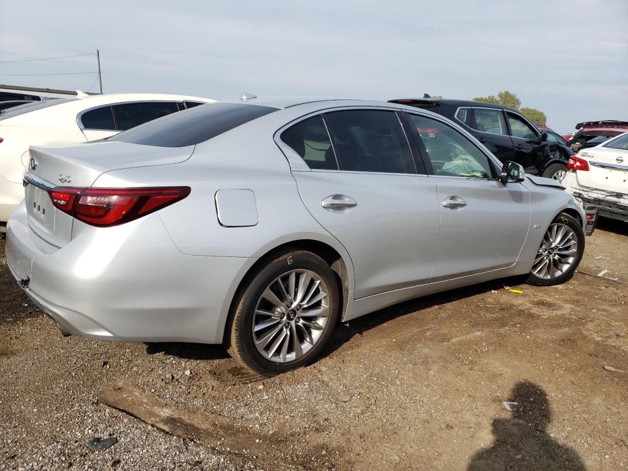 Obraz 3 z Infiniti Q50 Luxe 2018 z VIN JN1EV7AR6JM433560