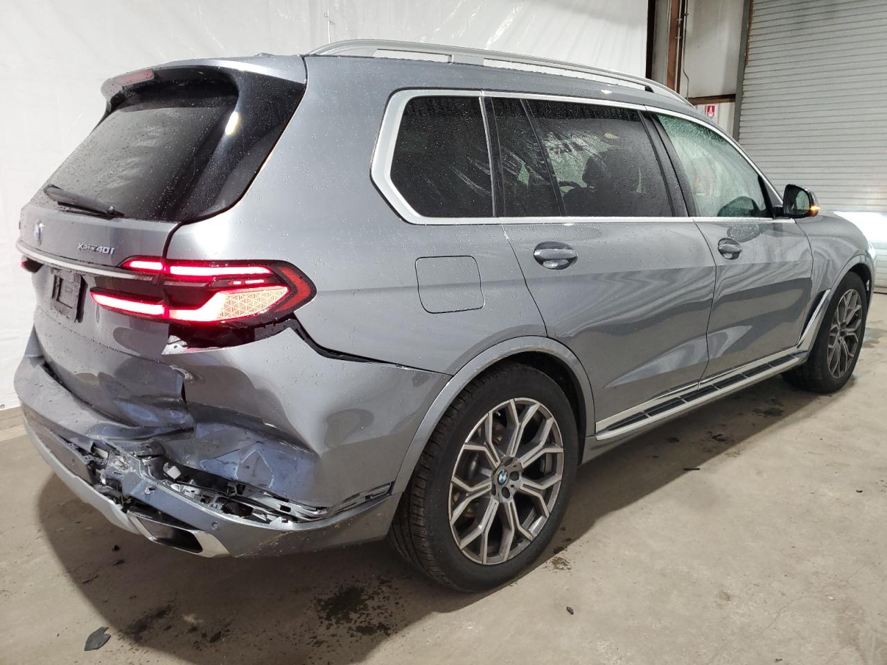 Obraz 3 z 2024 BMW X7 XDRIVE40I 2024 z VIN 5UX23EM06R9T72442