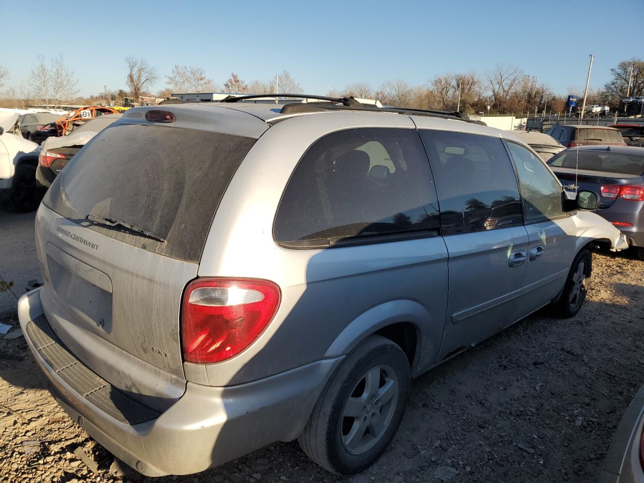 Image 3 of 2005 DODGE GRAND CARAVAN SXT 2005 with VIN 2D4GP44L15R599951