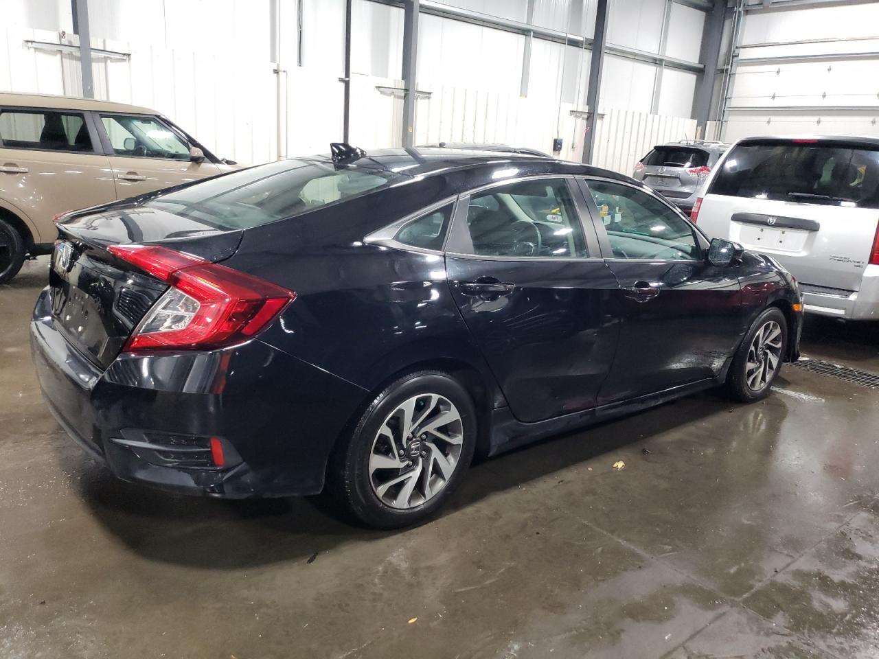 Изображение 3 2017 HONDA CIVIC EX 2017 с VIN 19XFC2F70HE009592