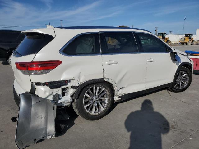 Image 3 of 2019 TOYOTA HIGHLANDER SE 2019 with VIN 5TDKZRFH3KS370066