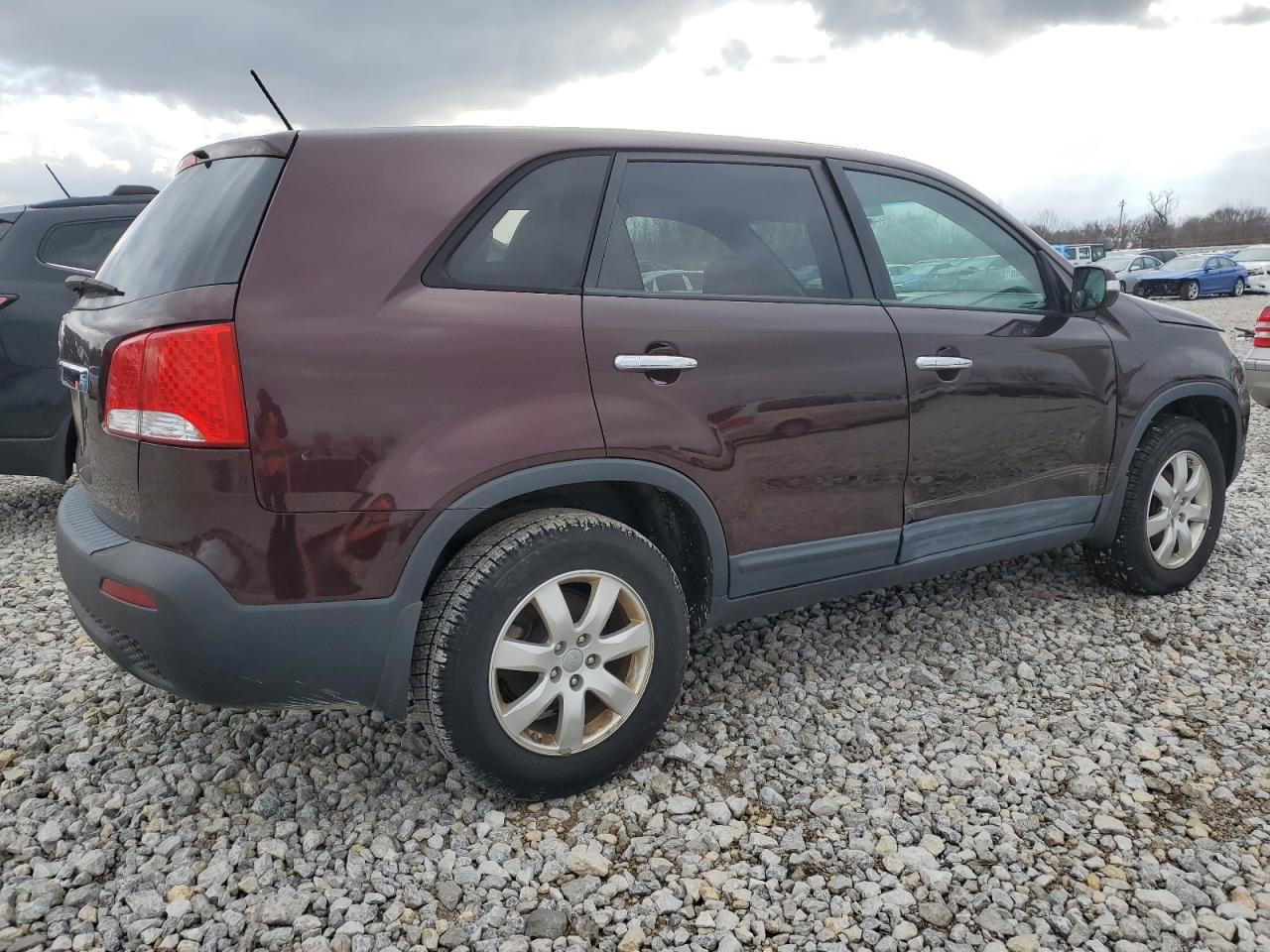 Obraz 3 z 2013 KIA SORENTO LX 2013 z VIN 5XYKT4A19DG340018