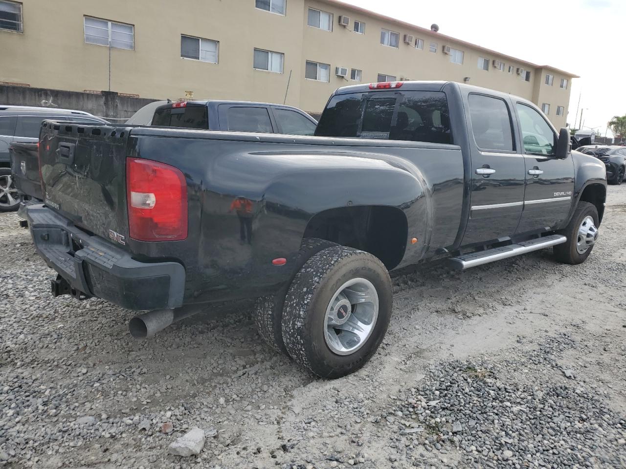 Obraz 3 z 2011 GMC SIERRA K3500 DENALI 2011 z VIN 1GT426C81BF129820