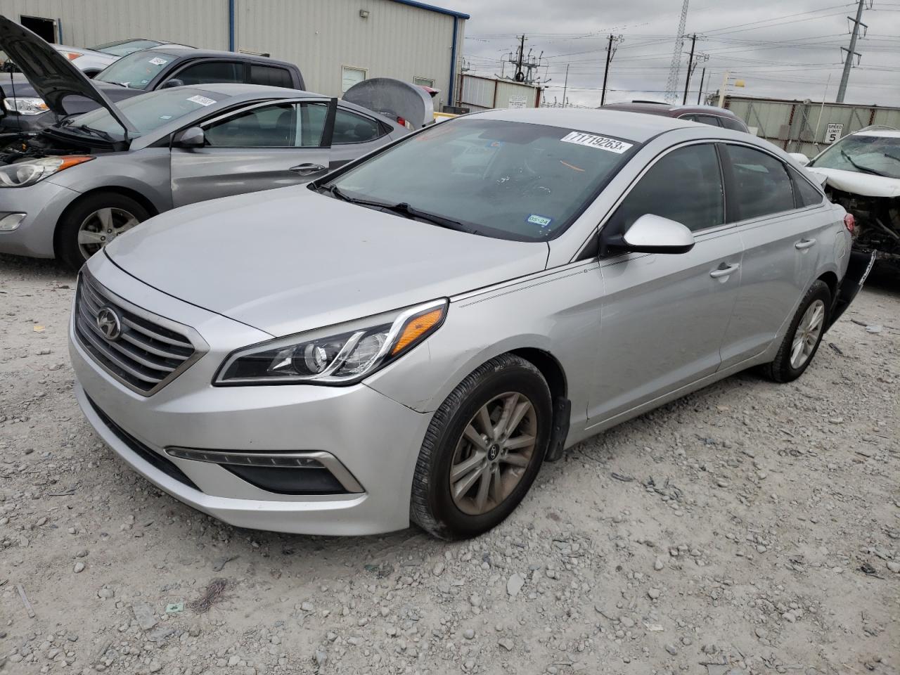 Obraz 1 z 2015 HYUNDAI SONATA SE 2015 z VIN 5NPE24AF2FH143148