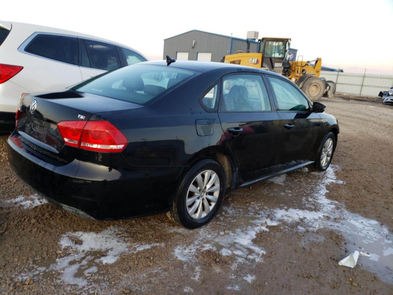 Image 3 of 2014 VOLKSWAGEN PASSAT S 2014 with VIN 1VWAT7A39EC028136