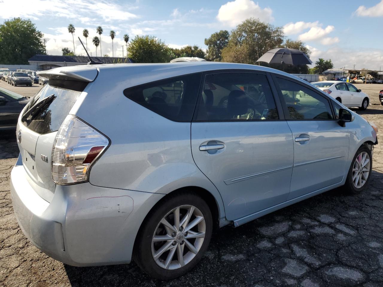 Изображение 3 2013 TOYOTA PRIUS V  2013 с VIN JTDZN3EU6D3246058