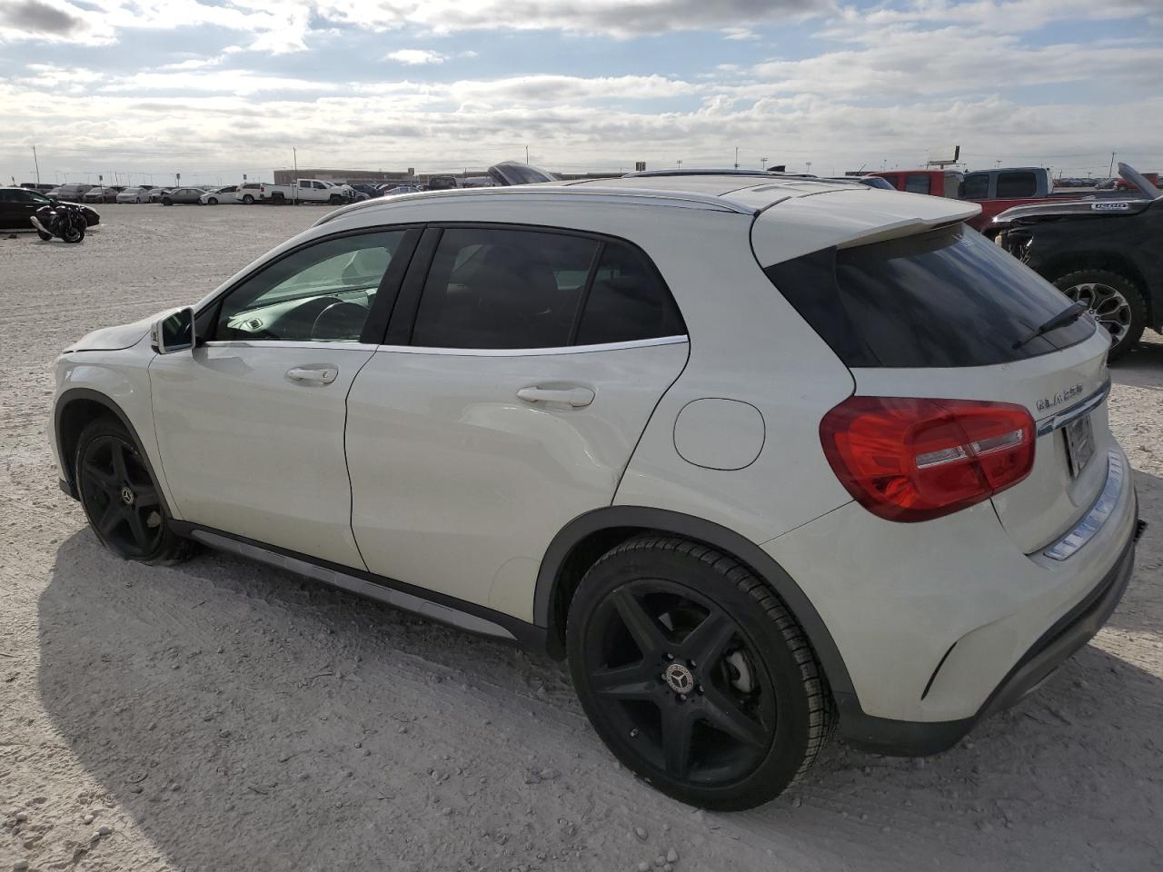 Image 2 of 2015 MERCEDES-BENZ GLA 250 4MATIC 2015 with VIN WDCTG4GB9FJ077096
