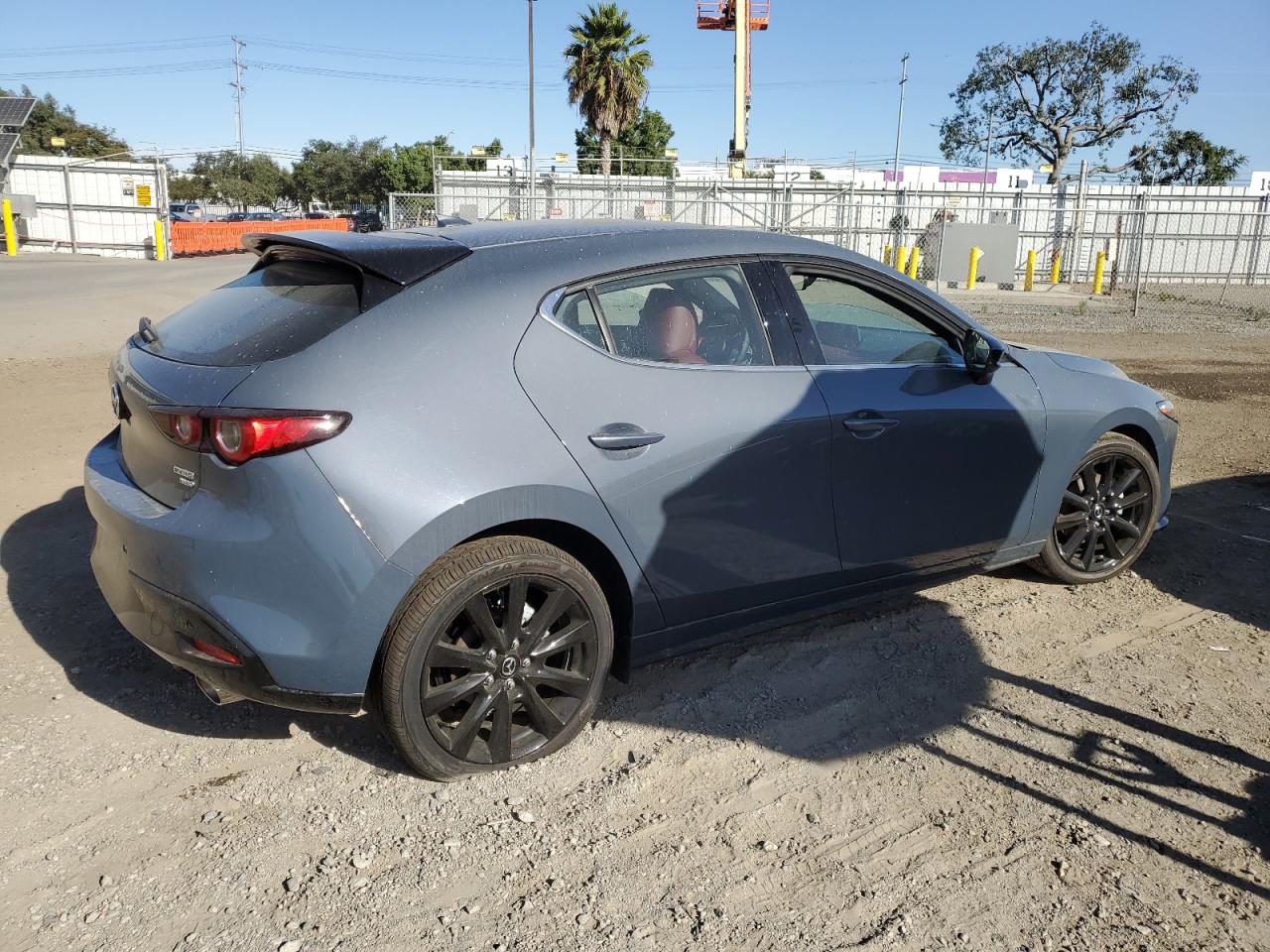 Изображение 3 2023 MAZDA 3 PREMIUM PLUS 2023 с VIN JM1BPBNY2P1621596