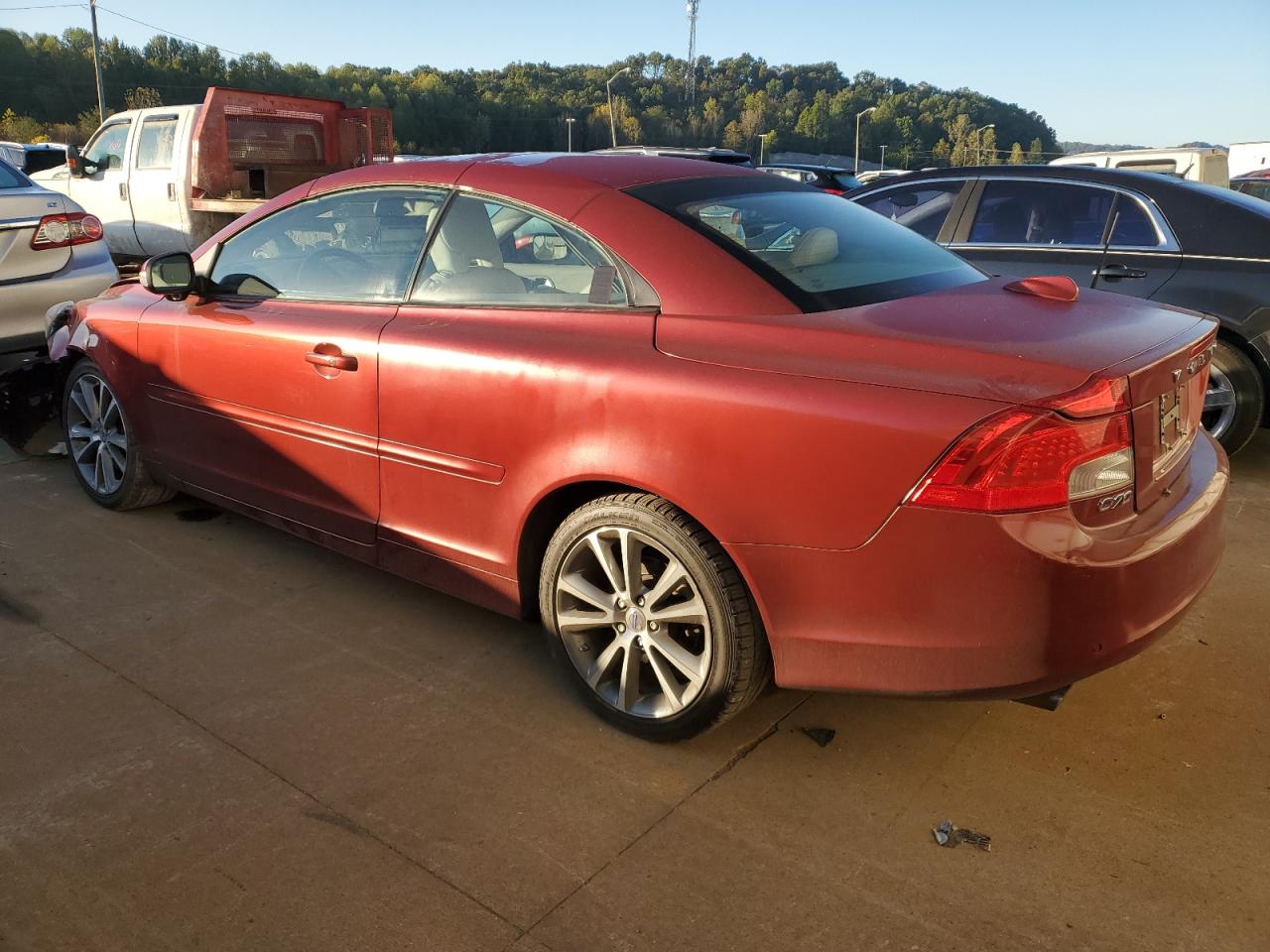 Image 2 of 2011 VOLVO C70 T5 2011 with VIN YV1672MC3BJ118251