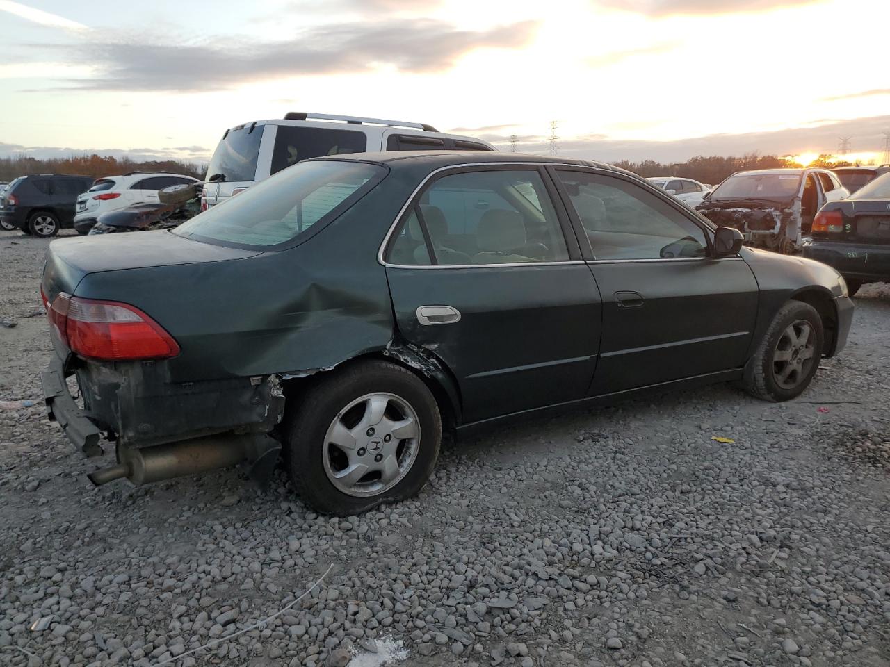 Image 3 of 1998 HONDA ACCORD EX 1998 with VIN 1HGCG5556WA171687
