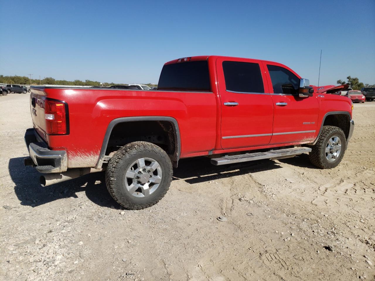 Image 3 of 2018 GMC SIERRA K2500 SLT 2018 with VIN 1GT12TEY0JF261822