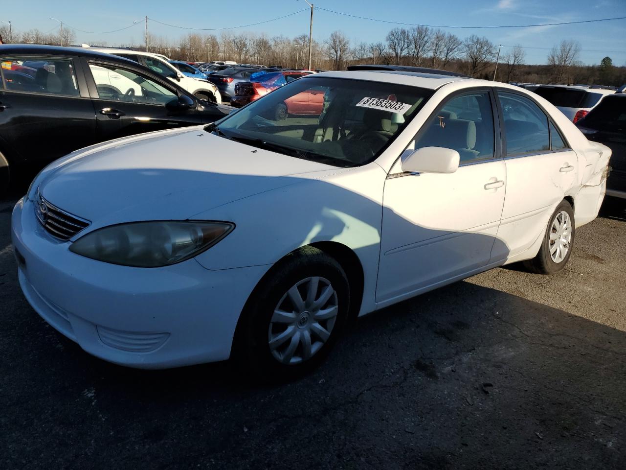 Obraz 1 z 2005 TOYOTA CAMRY LE 2005 z VIN JTDBE32K853001669