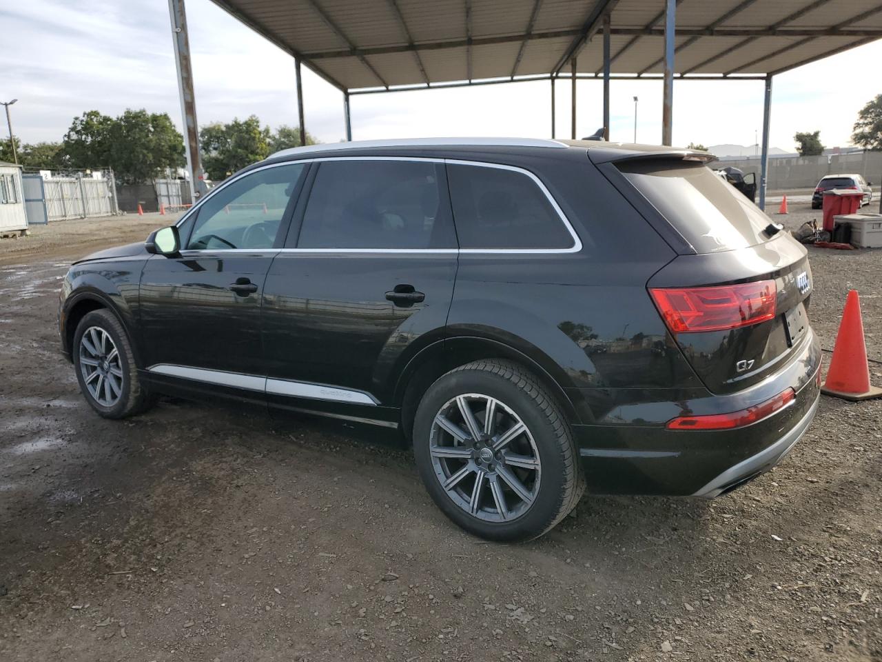 Obraz 2 z 2017 AUDI Q7 PREMIUM PLUS 2017 z VIN WA1LAAF70HD006447