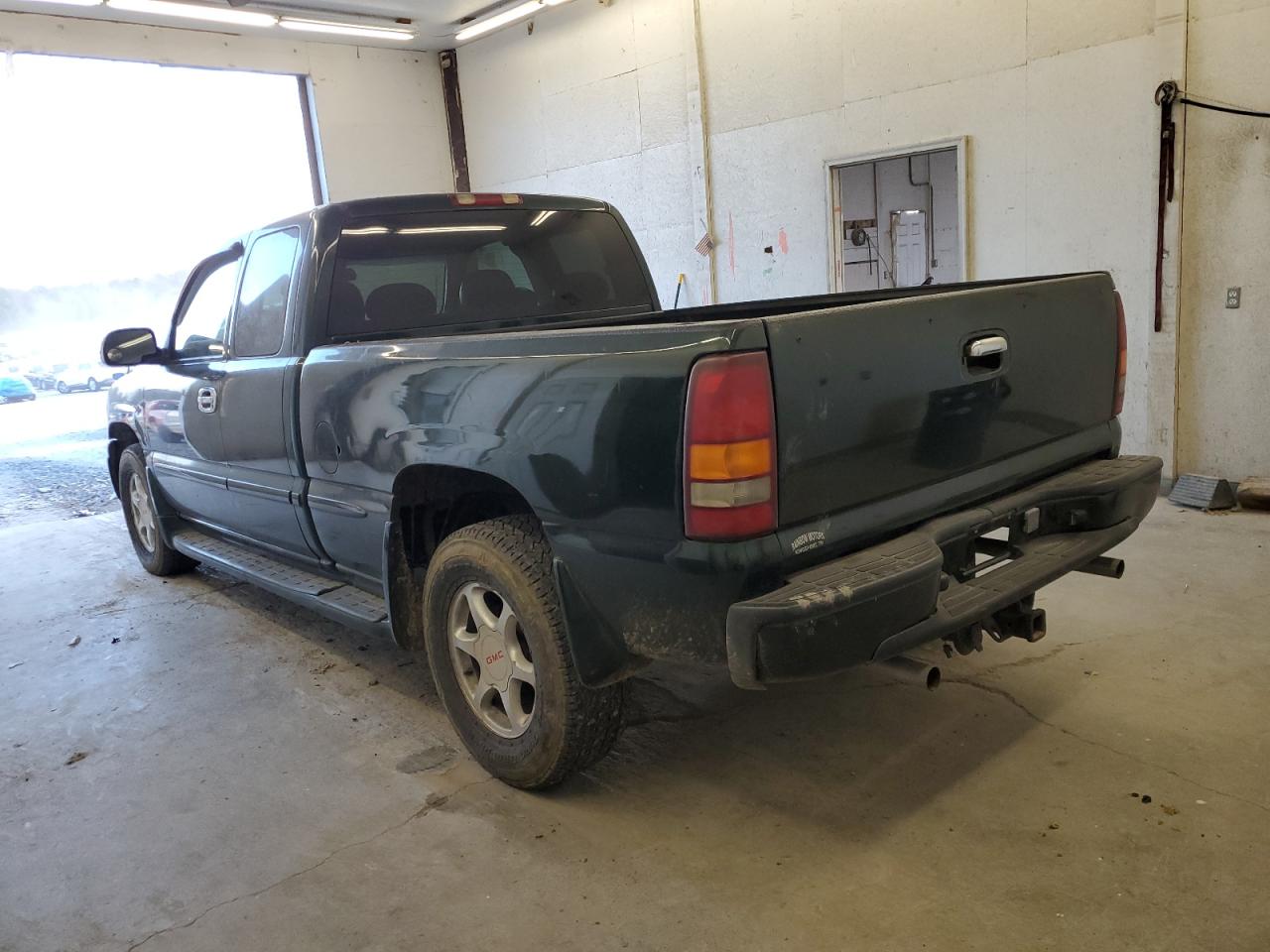 Image 2 of 2001 GMC SIERRA K1500 C3 2001 with VIN 2GTEK69U711243044