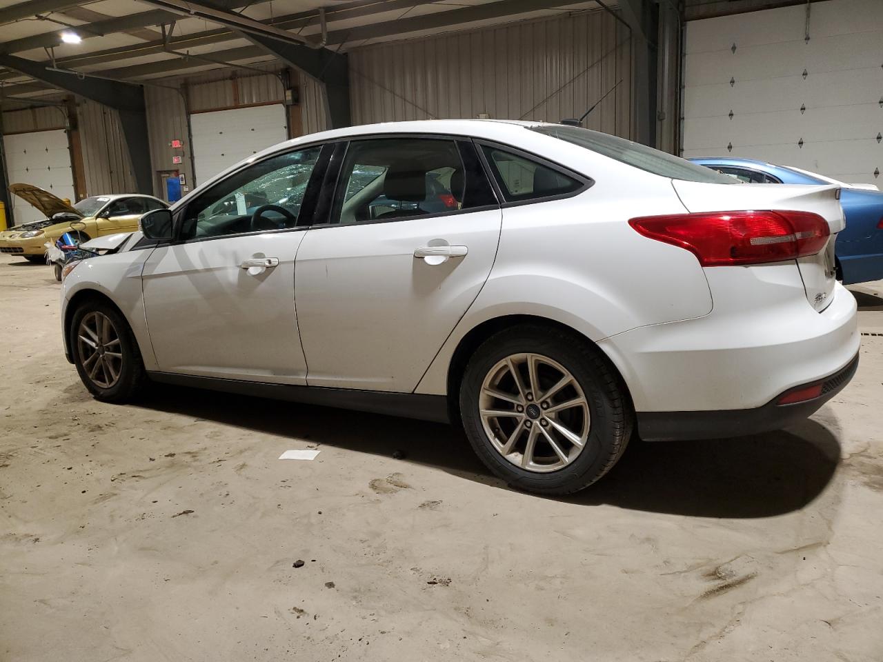 Изображение 2 2017 FORD FOCUS SE 2017 с VIN 1FADP3F25HL340042