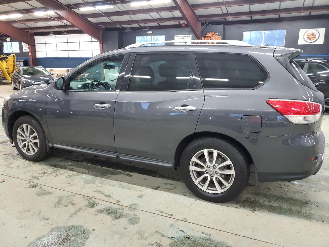 Image 2 of 2014 NISSAN PATHFINDER S 2014 with VIN 5N1AR2MM7EC734896