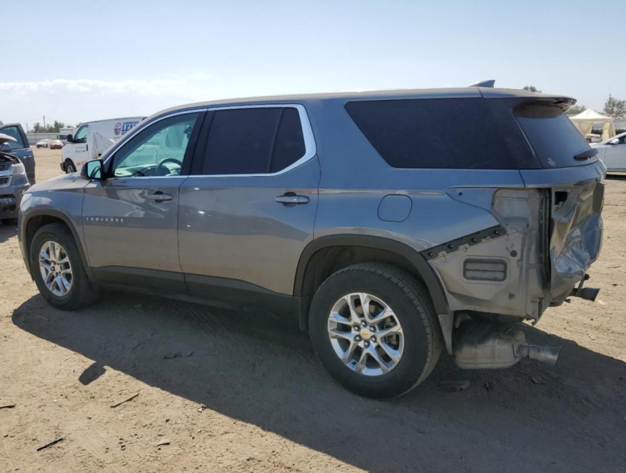 Изображение 2 2018 CHEVROLET TRAVERSE LS 2018 с VIN 1GNERFKWXJJ196029