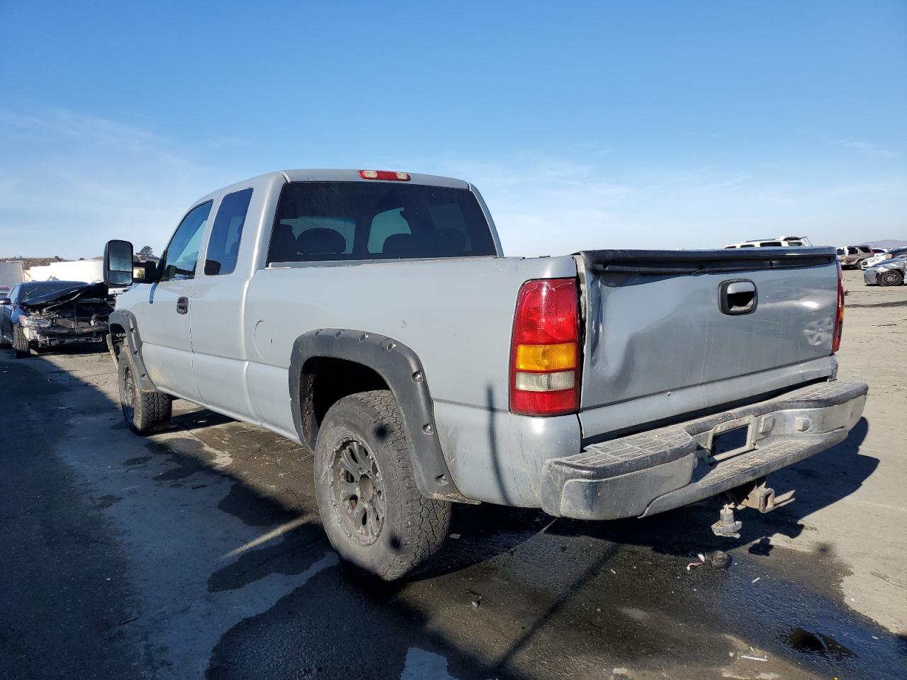 Image 2 of 1999 CHEVROLET SILVERADO K1500 1999 with VIN 2GCEK19T6X1146985