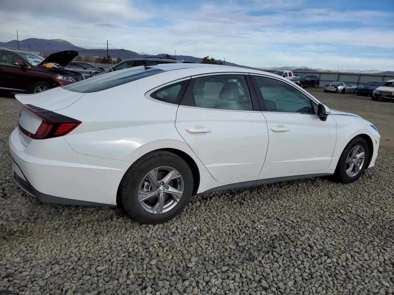 Obraz 3 z 2023 HYUNDAI SONATA SE 2023 z VIN KMHL24JA0PA252871