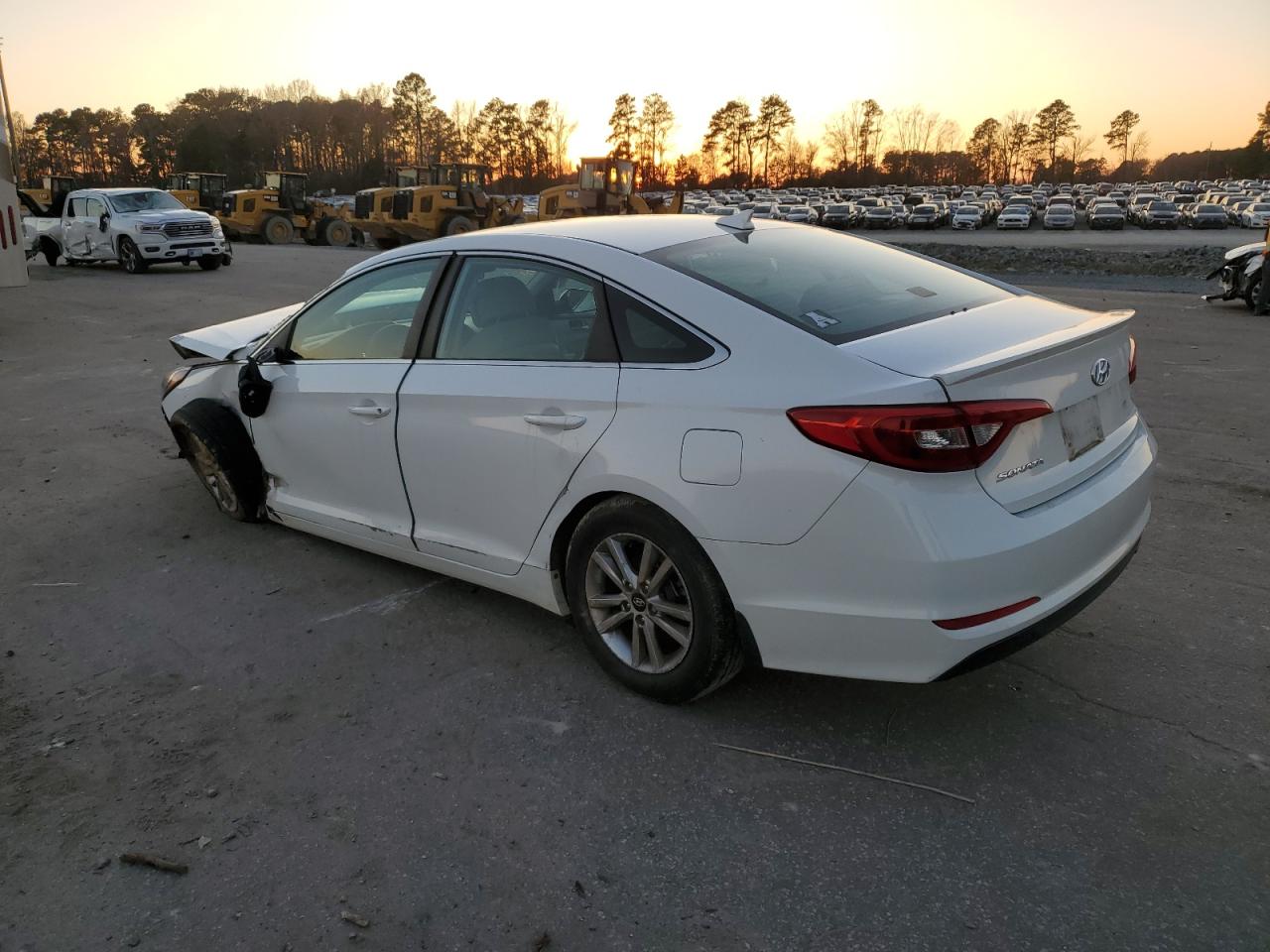 Image 2 of 2015 HYUNDAI SONATA SE 2015 with VIN 5NPE24AF9FH221179