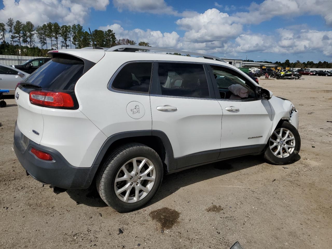 Image 3 of 2016 JEEP CHEROKEE LATITUDE 2016 with VIN 1C4PJLCS0GW307816
