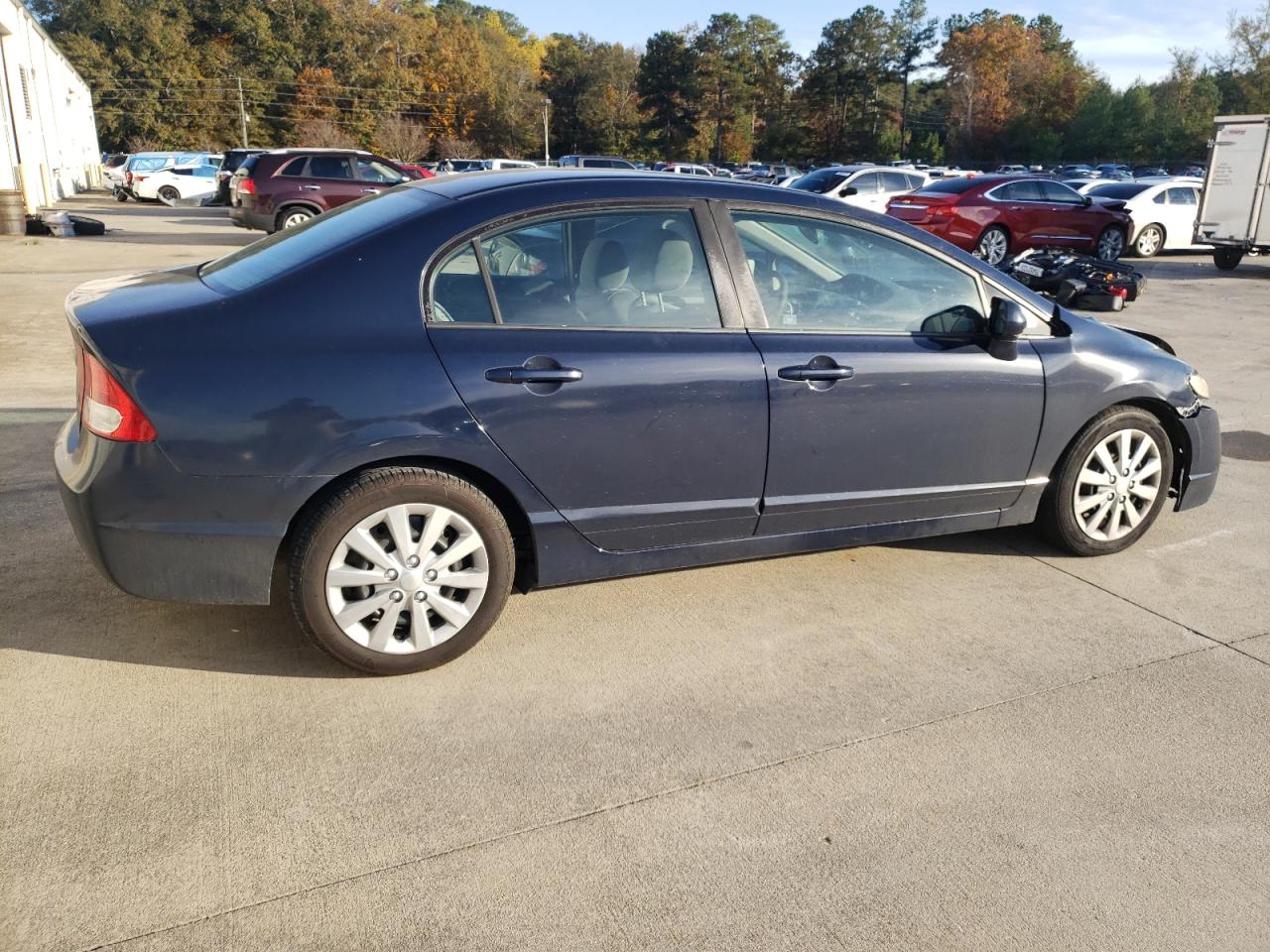 Image 3 of 2010 HONDA CIVIC LX 2010 with VIN 2HGFA1F55AH551619