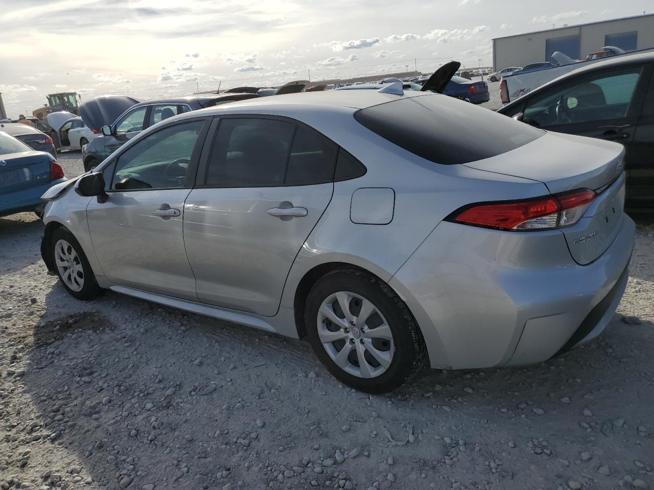 Изображение 2 2020 TOYOTA COROLLA LE 2020 с VIN 5YFEPRAE1LP128743