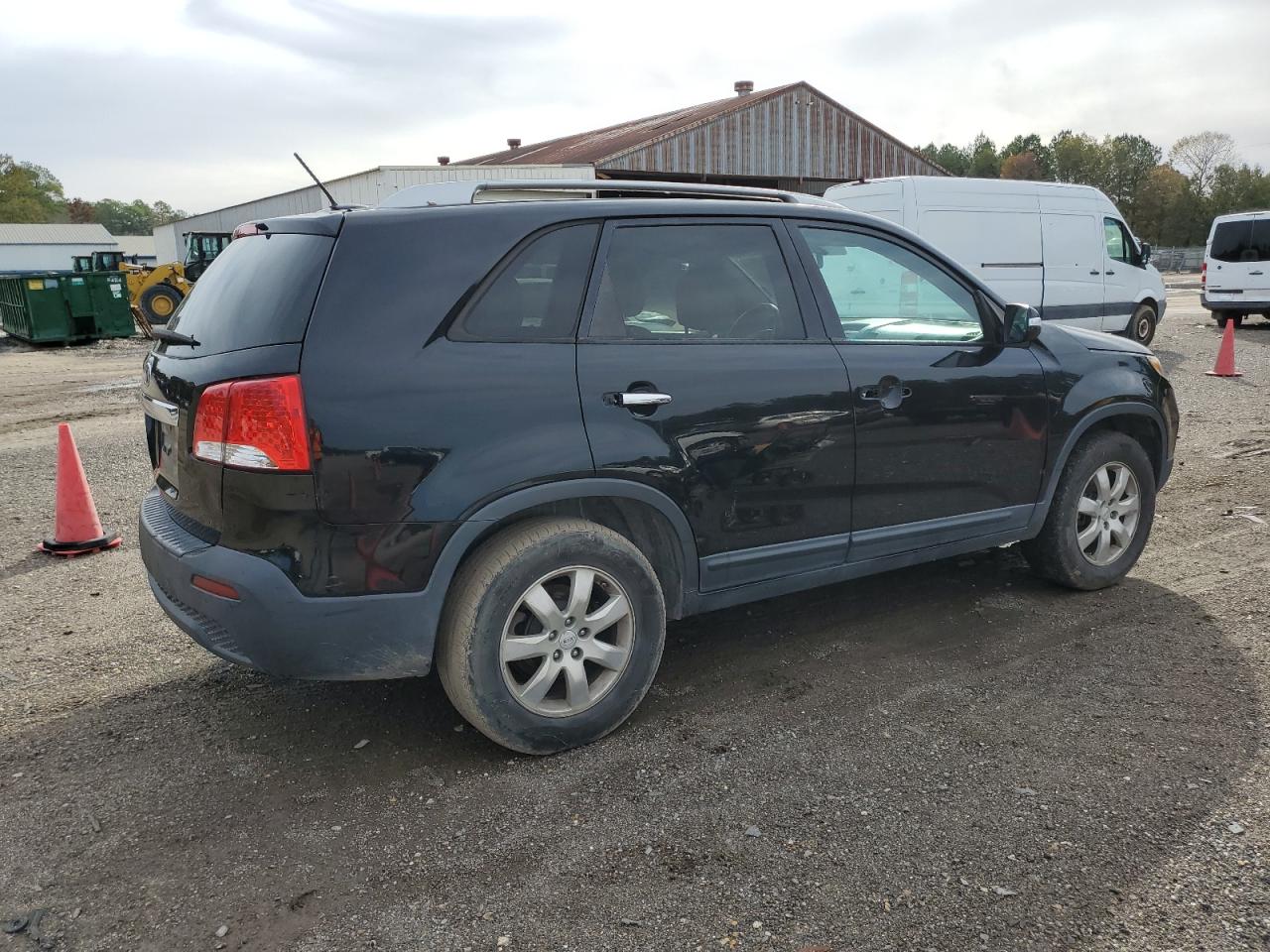 Image 3 of 2011 KIA SORENTO BASE 2011 with VIN 5XYKT4A11BG183534