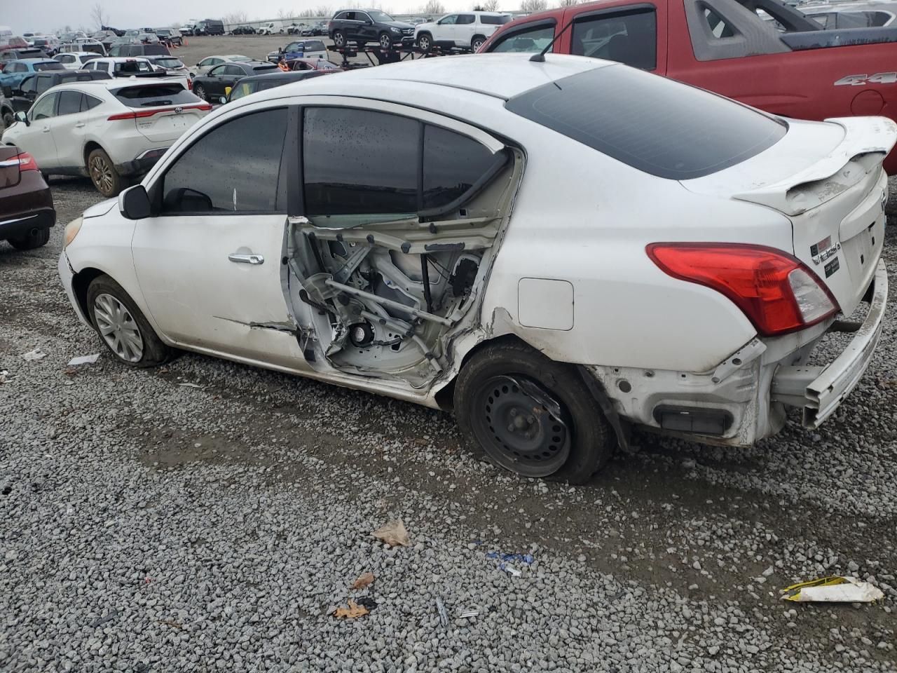 Obraz 2 z 2013 NISSAN VERSA S 2013 z VIN 3N1CN7AP3DL879301