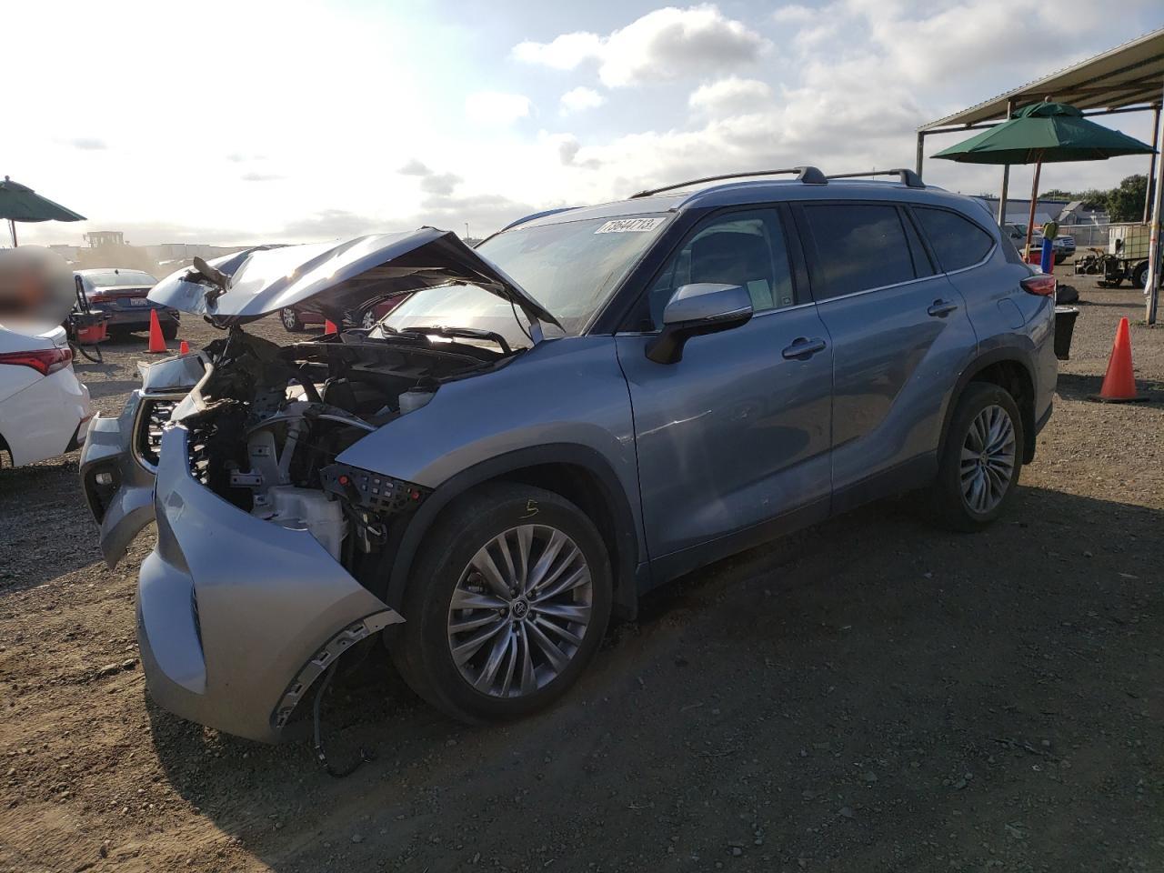 Image 1 of 2022 TOYOTA HIGHLANDER PLATINUM 2022 with VIN 5TDFZRAH5NS115805