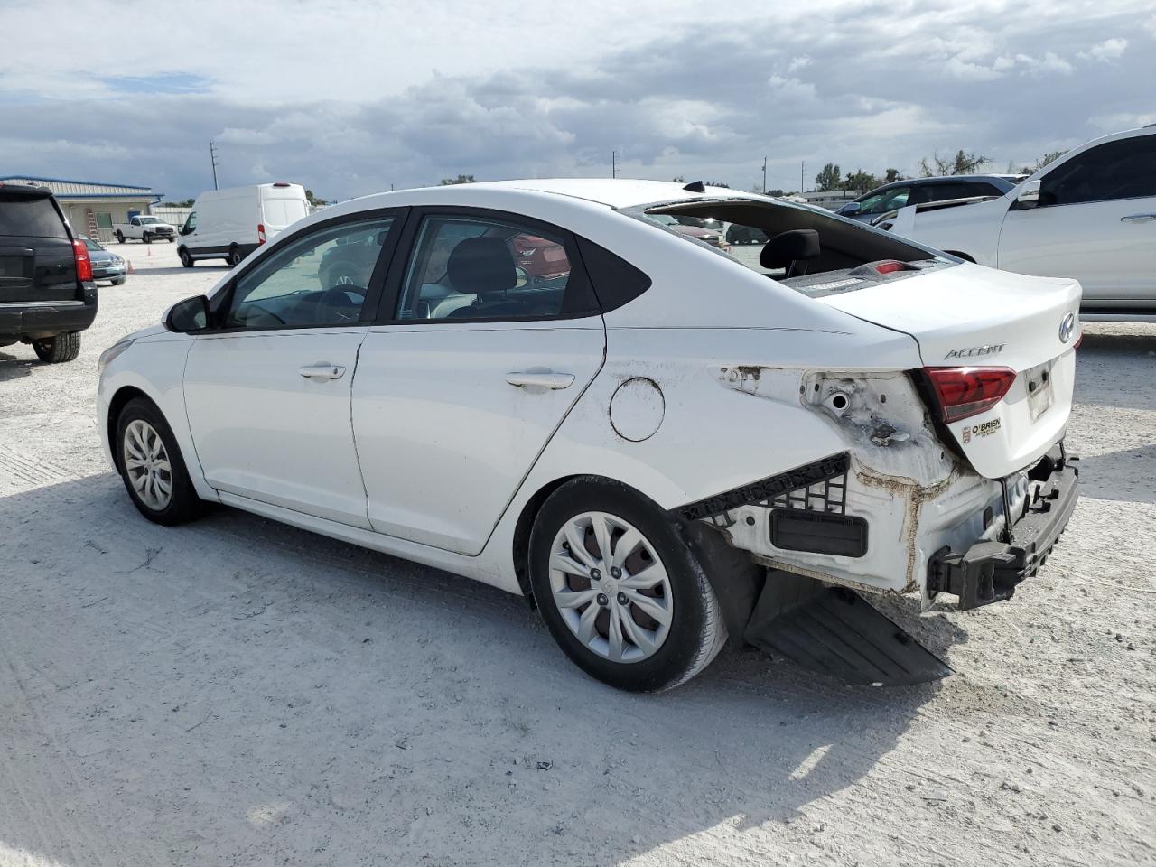 Image 2 of 2018 HYUNDAI ACCENT SE 2018 with VIN 3KPC24A37JE018527