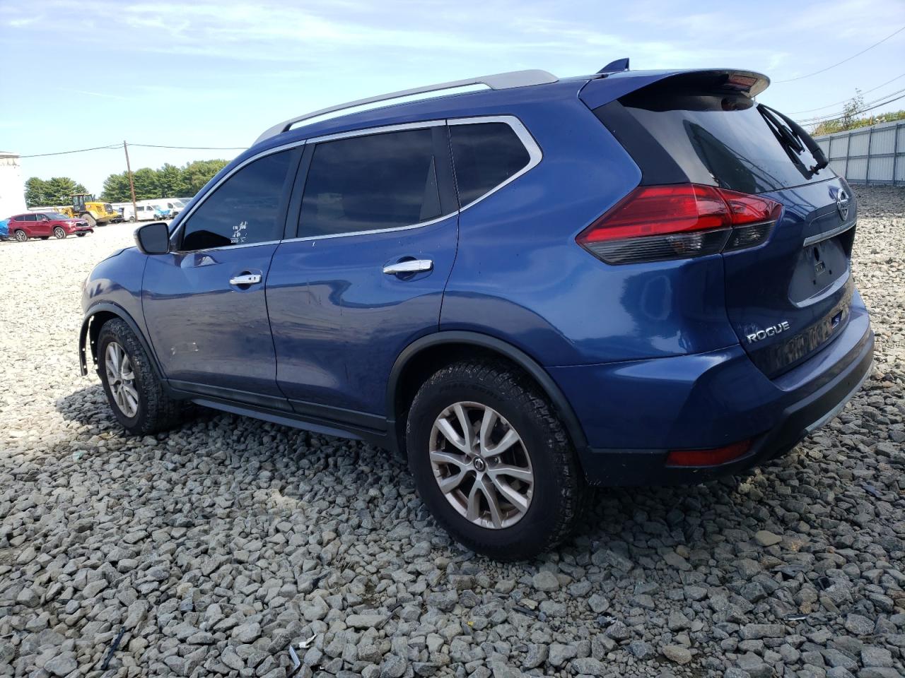 Image 2 of 2017 NISSAN ROGUE SV 2017 with VIN 5N1AT2MV5HC817824
