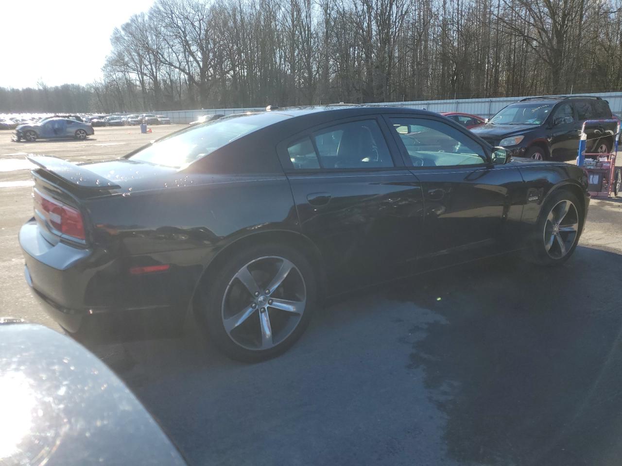 Image 3 of 2014 DODGE CHARGER SXT 2014 with VIN 2C3CDXHG0EH219527