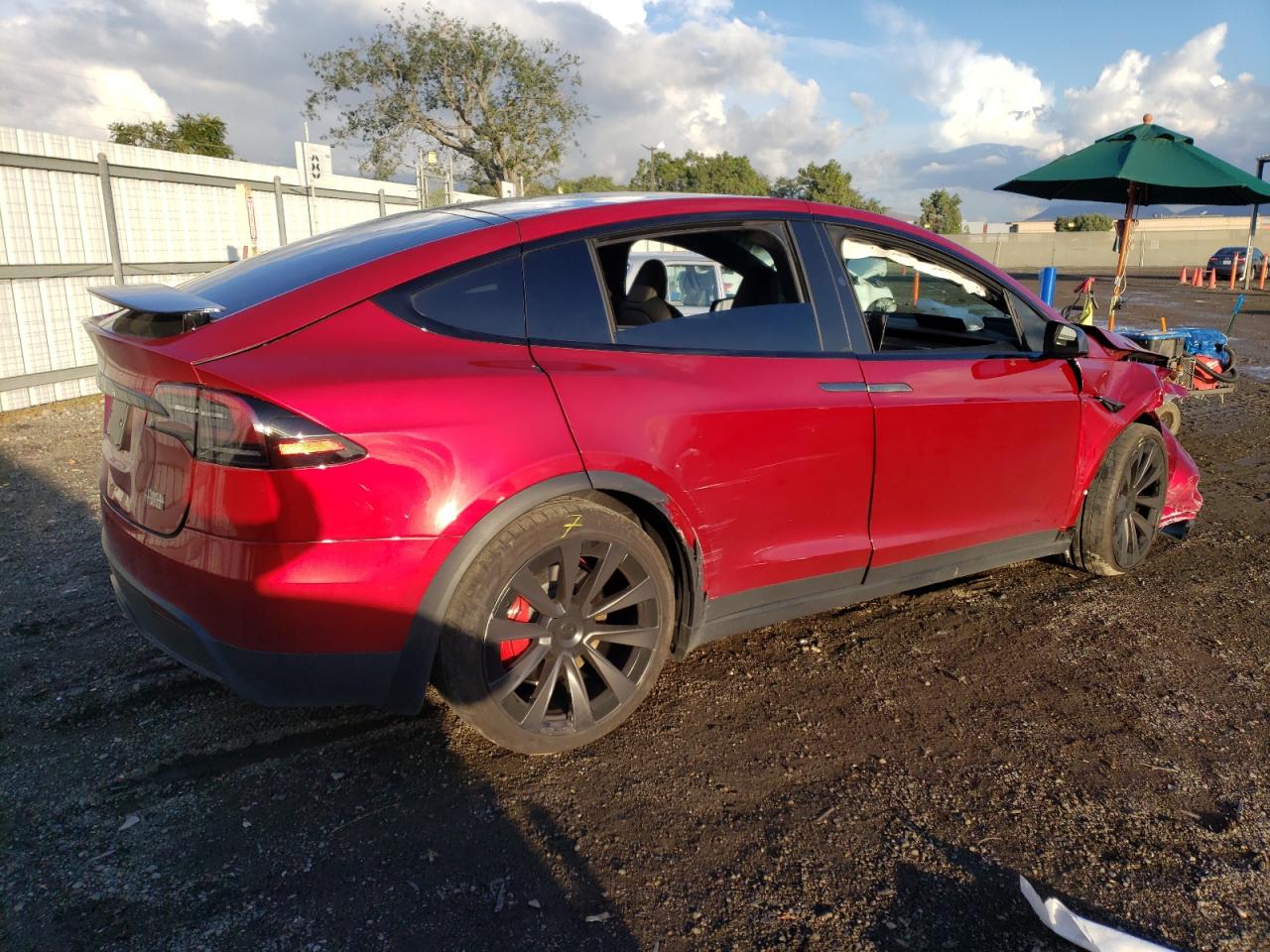 Obraz 3 z 2023 TESLA MODEL X  2023 z VIN 7SAXCBE66PF408984