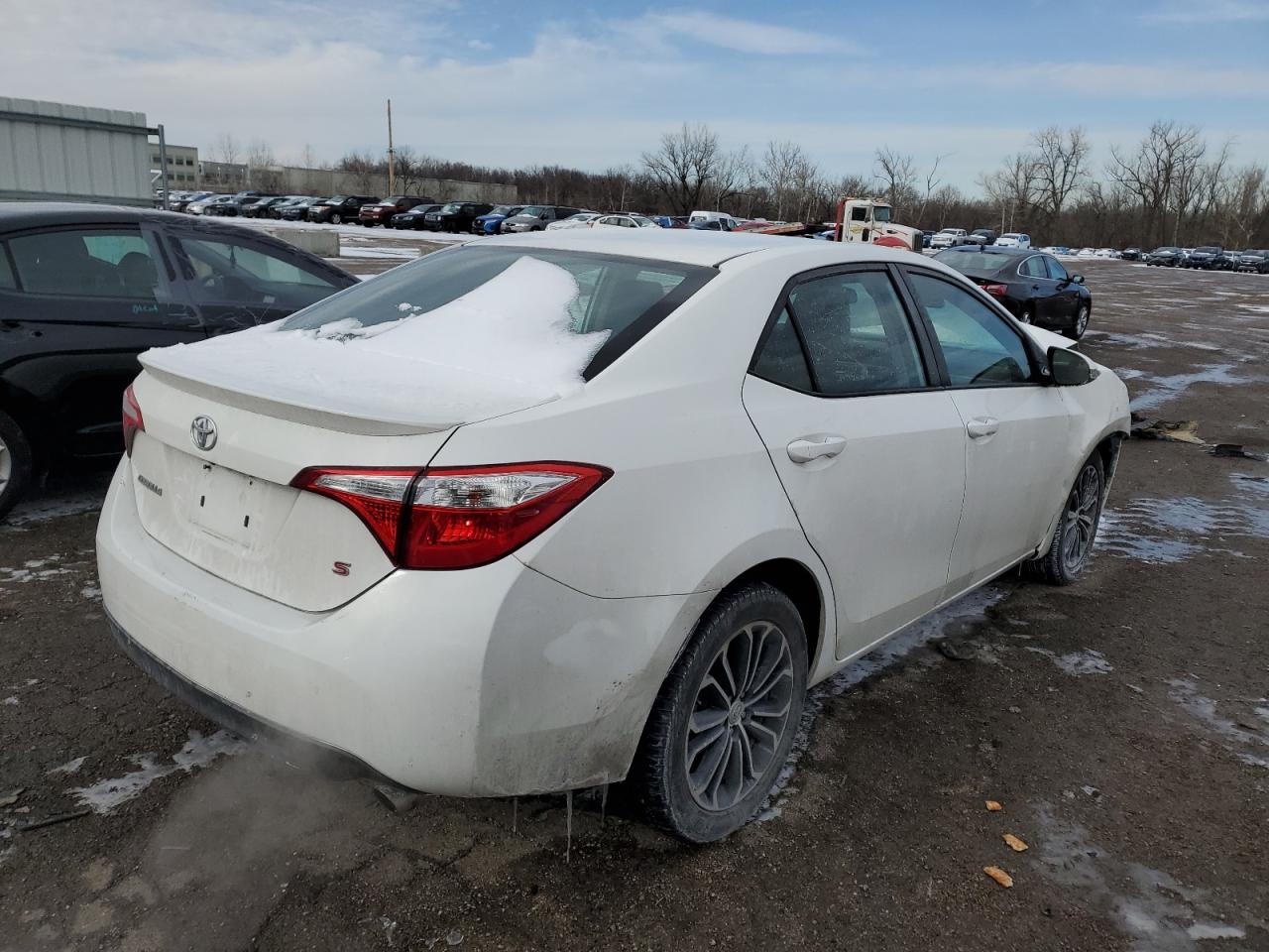 Image 3 of 2016 TOYOTA COROLLA L 2016 with VIN 5YFBURHE8GP516334