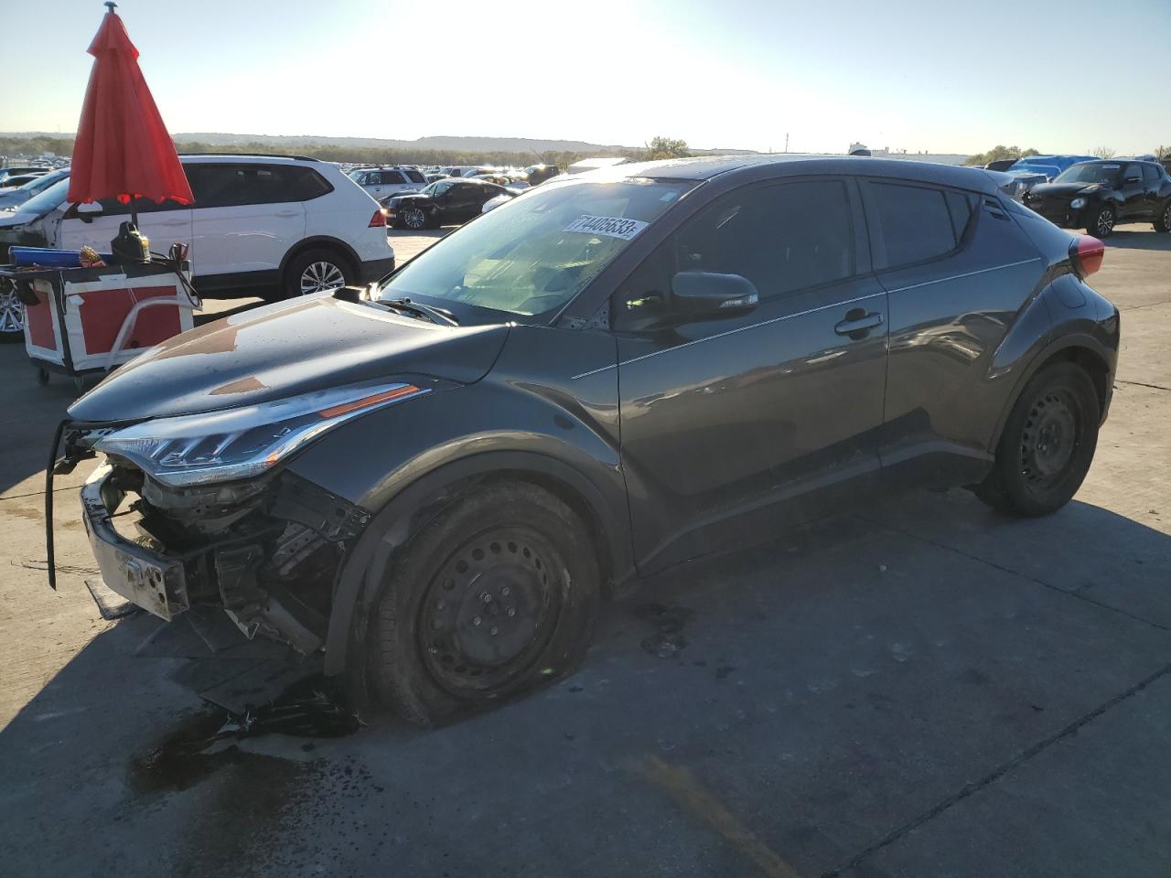Image 1 of 2020 TOYOTA C-HR XLE 2020 with VIN JTNKHMBX9L1084297