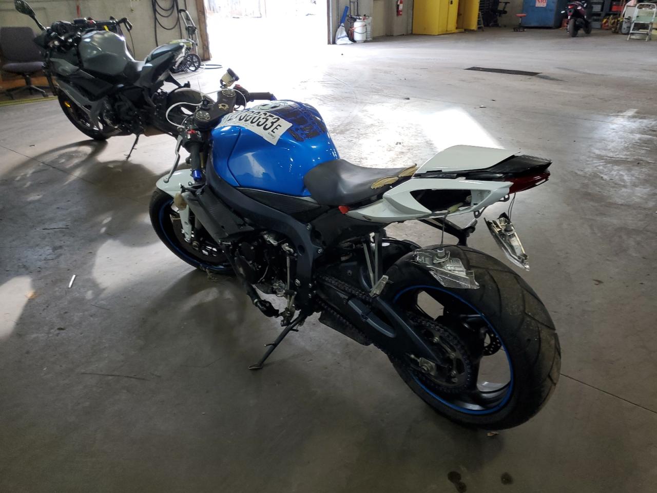 Obraz 3 z 2012 SUZUKI GSX750  2012 z VIN JS1GR7MA3C2100807